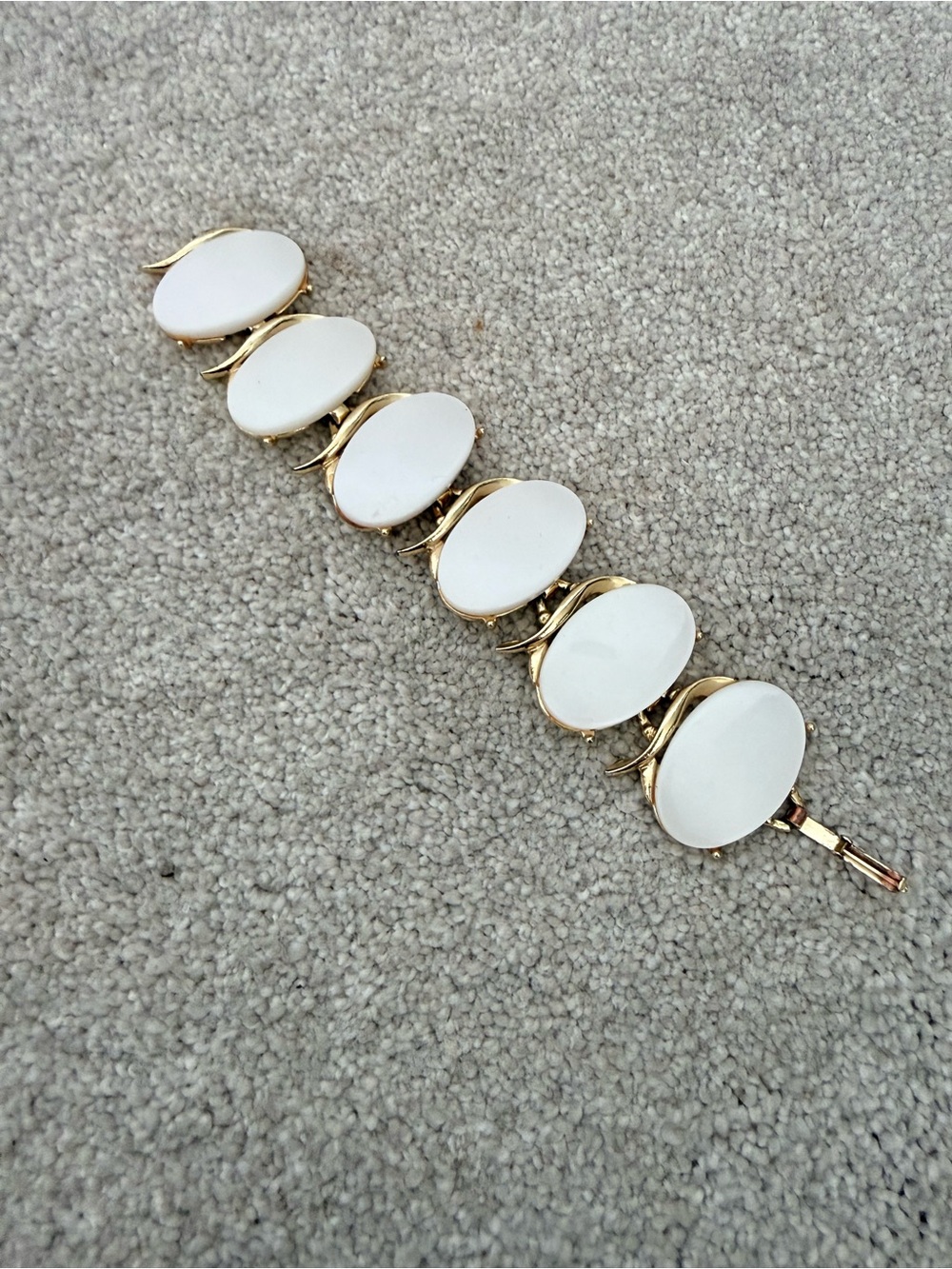 Vintage gold tone bracelet